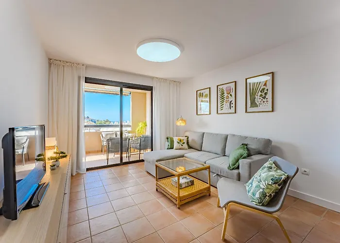 아파트 Sea View Family Heated Pool