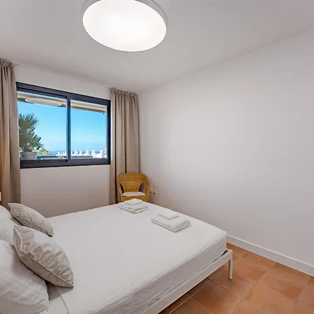 Διαμέρισμα Sea View Family Heated Pool