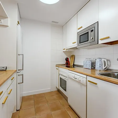 Διαμέρισμα Sea View Family Heated Pool *