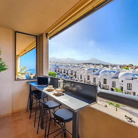 Sea View Family Heated Pool Apartament